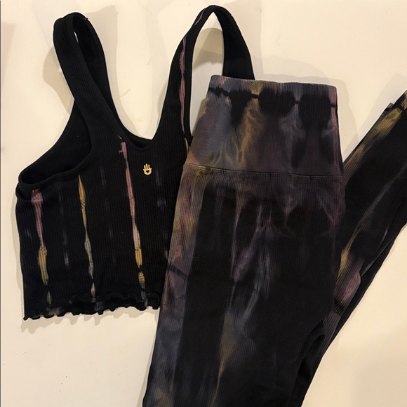 Spiritual Gangster Amor Cropped Tank & Love Sculpt Legging Set; Black Tie Dye - Picture 8 of 8